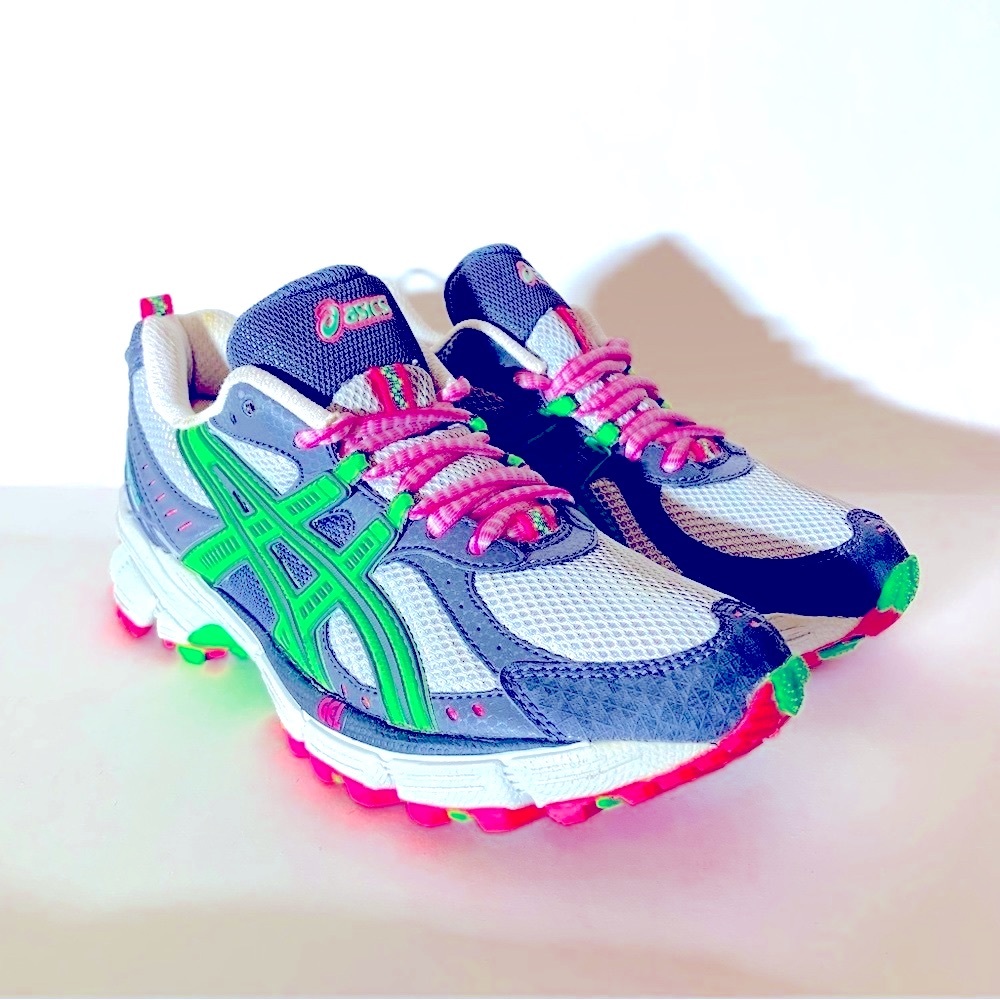 ASICS - Picture 4 of 7